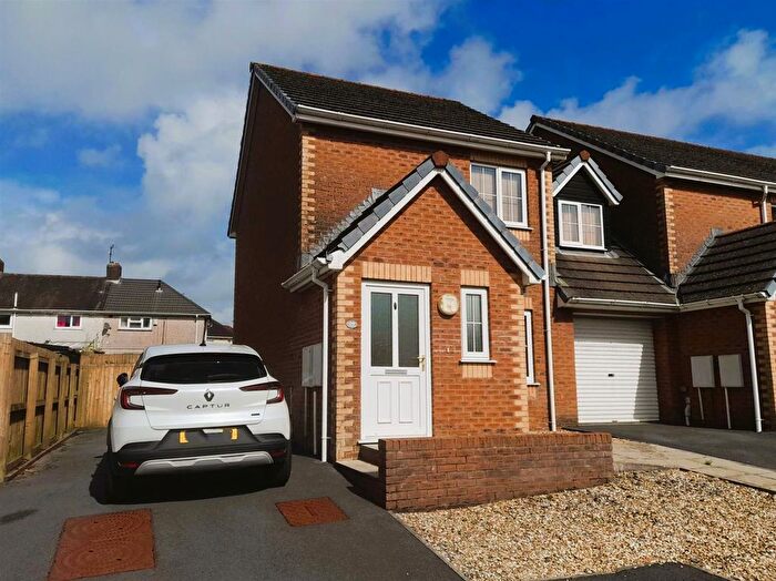 2 Bedroom End Terrace House For Sale In The Avenue, Llanelli, SA14