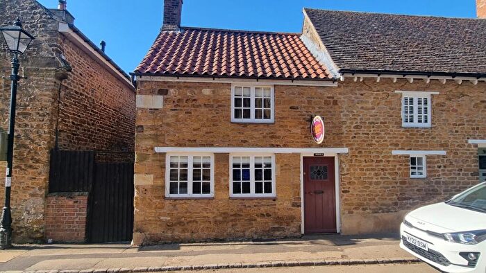 2 Bedroom Cottage For Sale In High Street, Ecton, Northampton, NN6