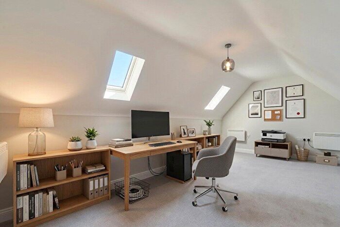 4 Bedroom Detached House For Sale In Shepherds Ridge, Mortimer Common, Reading, Berkshire, RG7