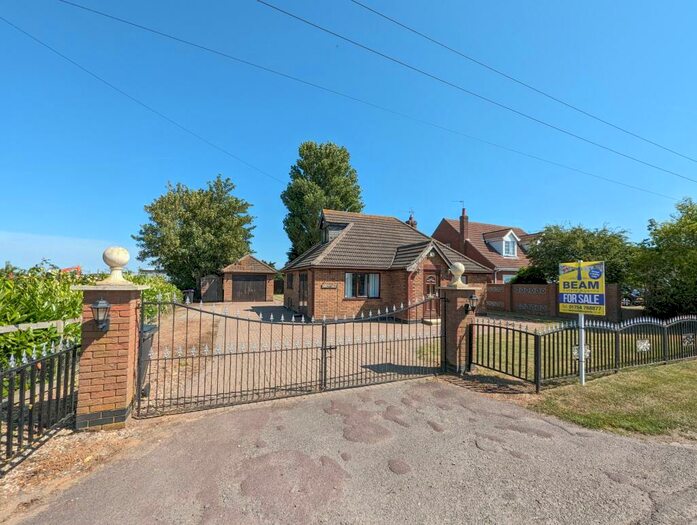 2 Bedroom Bungalow For Sale In Youngers Lane, Burgh Le Marsh, PE24
