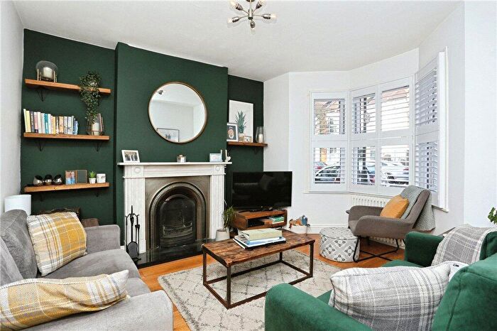 3 Bedroom End Of Terrace House For Sale In Lucerne Road, Thornton Heath, Surrey, CR7