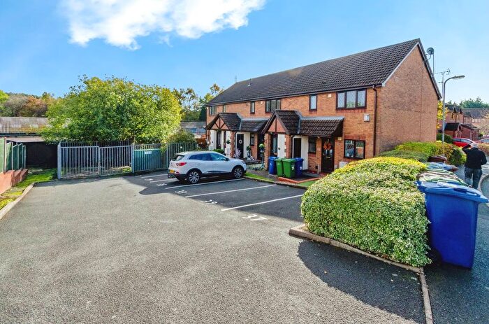 1 Bedroom Flat For Sale In Sandpiper Close, Hednesford, Cannock, Staffordshire, WS12