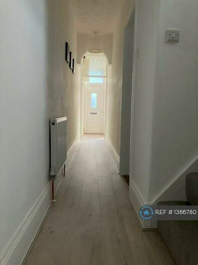 3 Bedroom Terraced House To Rent In Telephone Road, Southsea, PO4