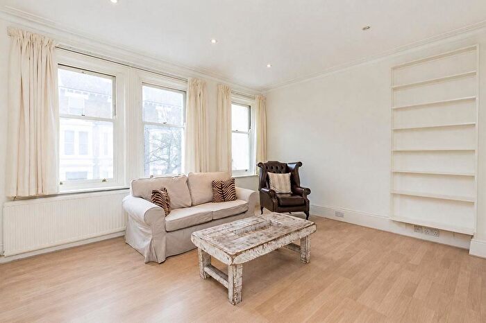2 Bedroom Flat To Rent In Fitzroy Mews, Fitzrovia, London, W1T