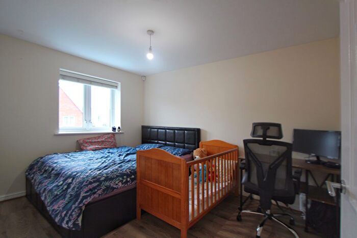 4 Bedroom Semi-Detached House To Rent In Collerne Street, Romford, RM3