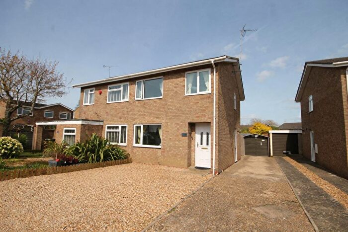 3 Bedroom Semi Detached House For Sale In Highfields, Towcester, NN12