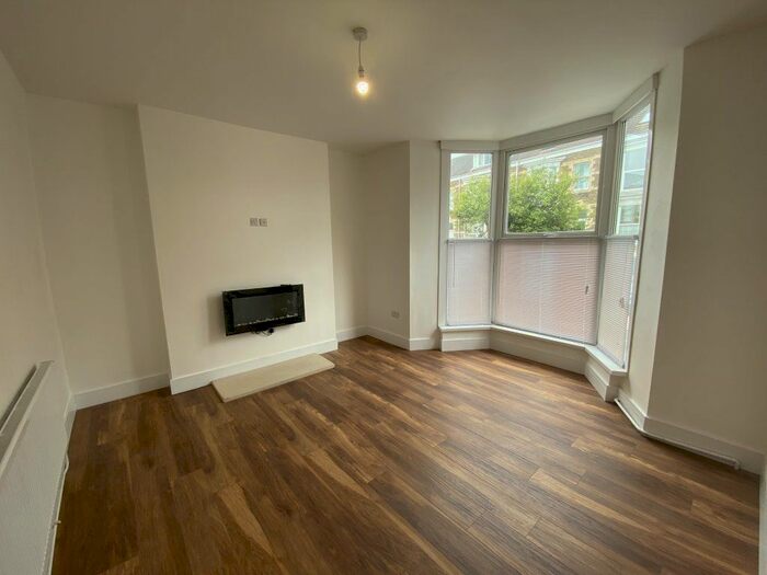 3 Bedroom Property To Rent In St Albans Rd, Brynmill, SA2