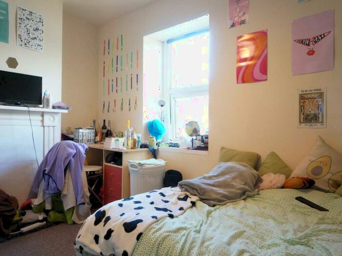 5 Bedroom House To Rent In Upper Garth Road, Bangor, LL57