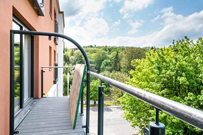 2 Bedroom Apartment To Rent In Well Farm Road Whyteleafe, CR3