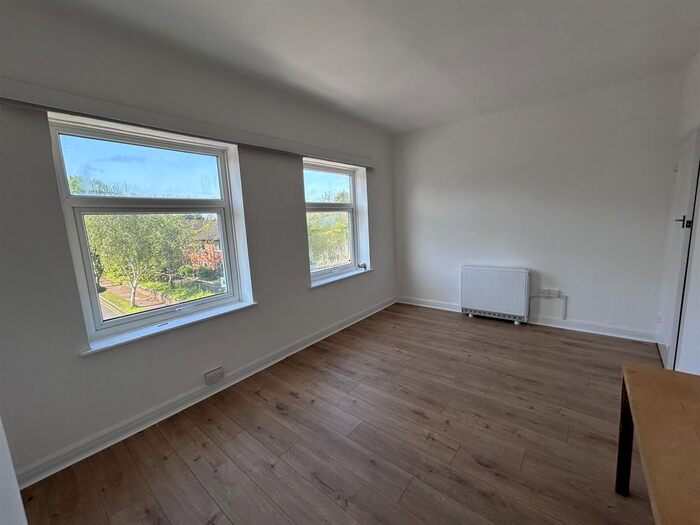 1 Bedroom Flat To Rent In Halfway Street, Sidcup, DA15