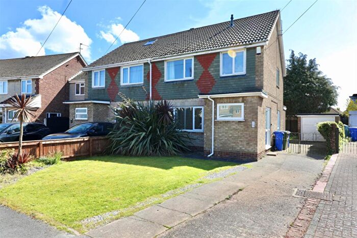 3 Bedroom Semi-Detached House For Sale In Holme Crescent, Cottingham, HU16