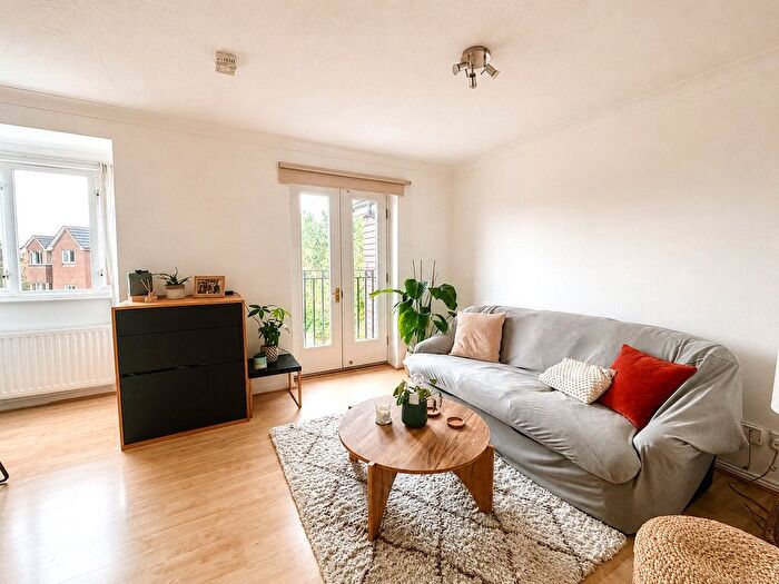 2 Bedroom Flat To Rent In Jemmett Close, Kingston Upon Thames, KT2