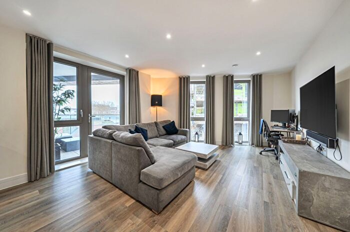 2 Bedroom Flat For Sale In The Grange, London, SE1