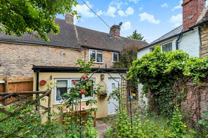 3 Bedroom Cottage For Sale In Main Road, Long Hanborough, OX29