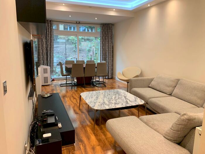 4 Bedroom Town House To Rent In Porchester Square Mews, London, W2