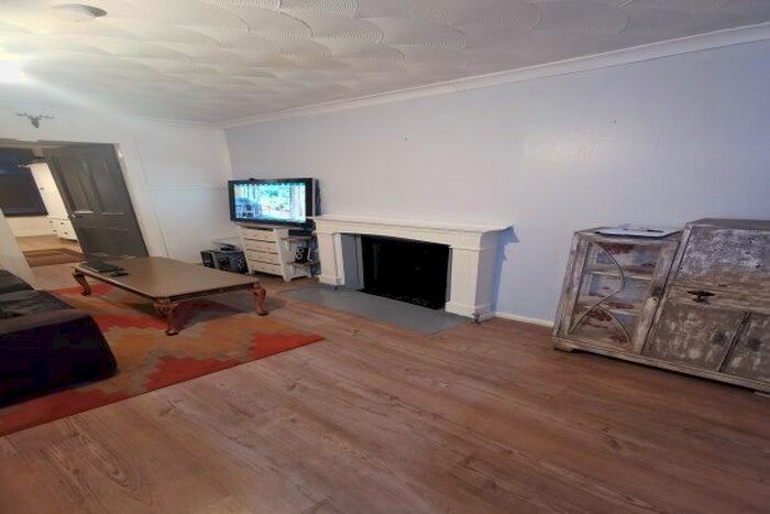 1 Bedroom Flat To Rent In Brown Street, Newmilns, KA16