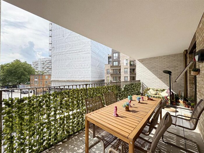 3 Bedroom Apartment To Rent In North West Quarter, Hodge House, NW6