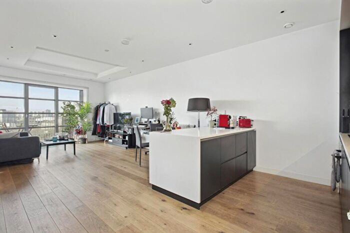 1 Bedroom Apartment To Rent In Kent Building, Hope Street, E14