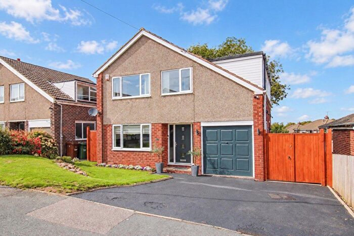 4 Bedroom Detached House For Sale In Ashdene Drive, Crofton, Wakefield, WF4