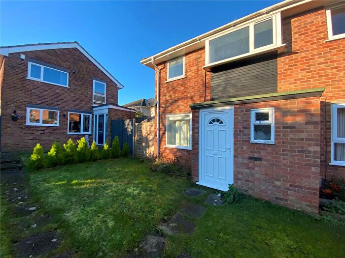 3 Bedroom End Of Terrace House For Sale In York Ride, Weedon, Northamptonshire, NN7