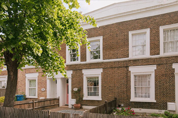 2 Bedroom House For Sale In Peckham Hill Street, Peckham, London, SE15