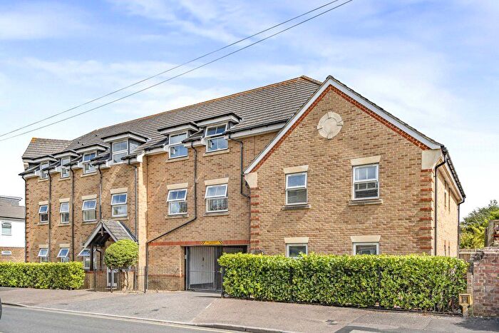 2 Bedroom Flat For Sale In North Road, Woking, Surrey, GU21