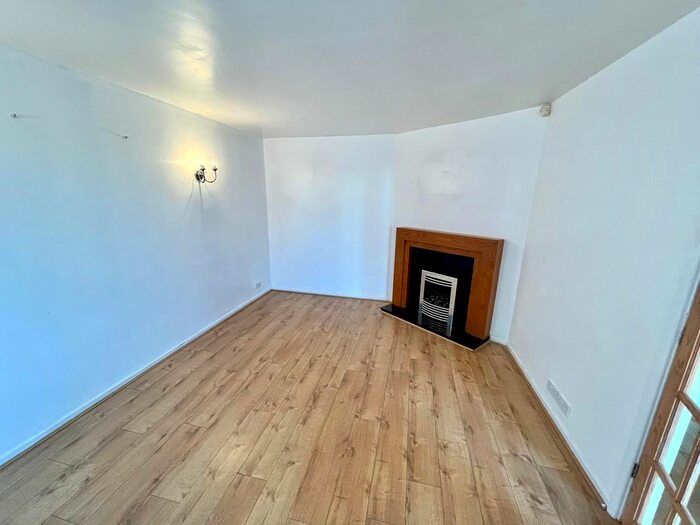 3 Bedroom Semi-Detached House To Rent In Warmsley Avenue, Leicester, LE18