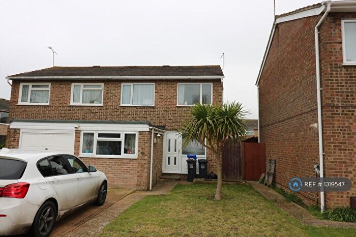 5 Bedroom Semi-Detached House To Rent In Willow Crescent, Worthing, BN13