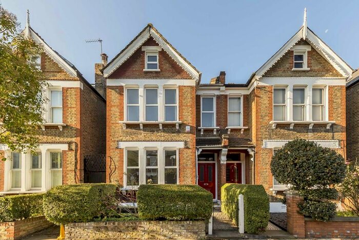 4 Bedroom Property To Rent In Lynette Avenue, London, SW4