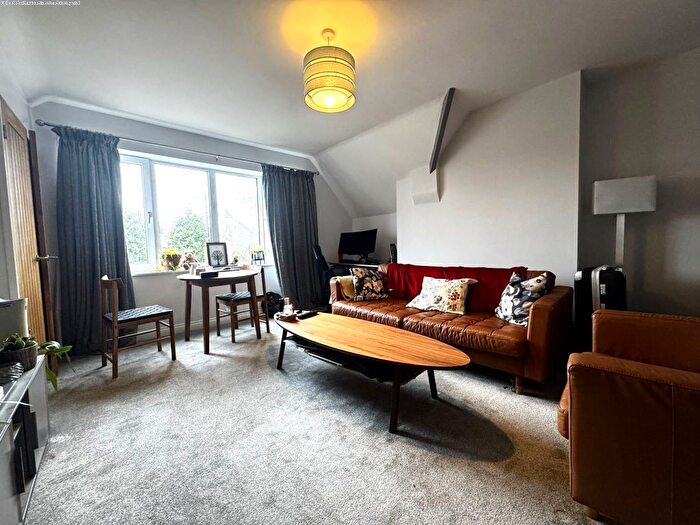 1 Bedroom Flat To Rent In Holly Bank, Headingley, Leeds, LS6