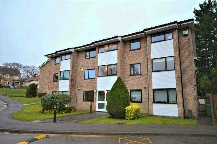 2 Bedroom Flat To Rent In Clockhouse Road, Farnborough, GU14