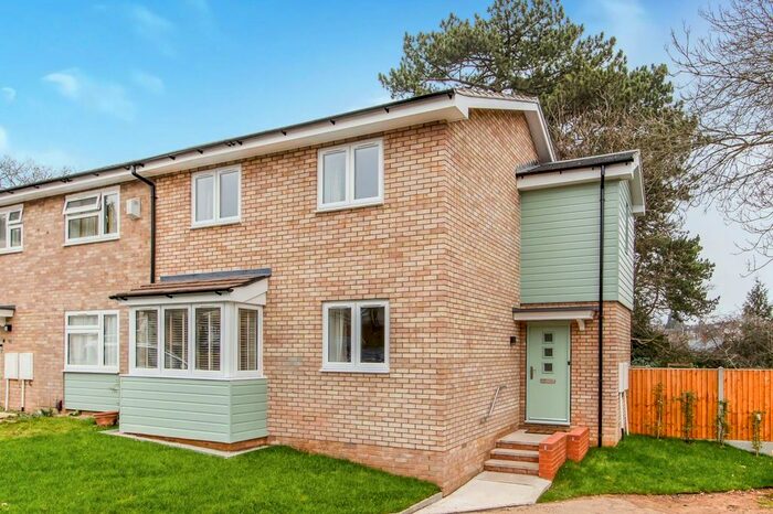 3 Bedroom End Of Terrace House To Rent In Aplins Close, Harpenden, AL5