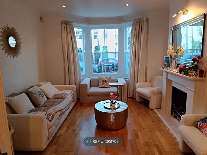 4 Bedroom Terraced House To Rent In Kenyon Street, London, SW6