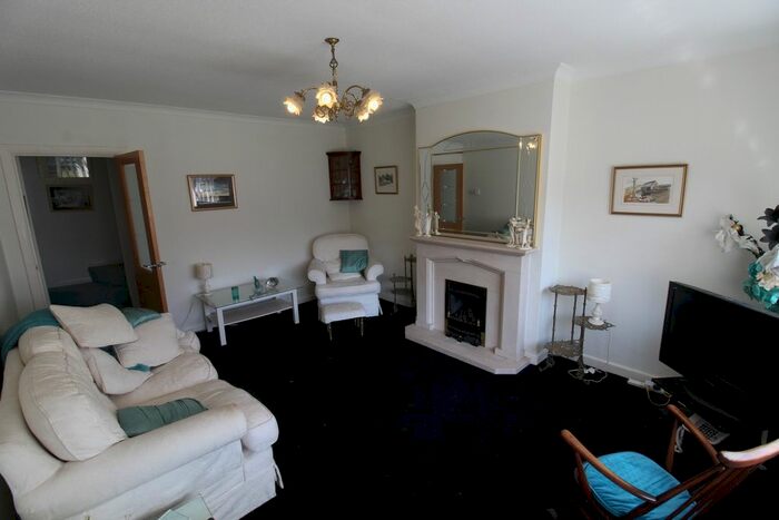 4 Bedroom Detached Bungalow To Rent In Matley Park Lane, Stalybridge, SK15