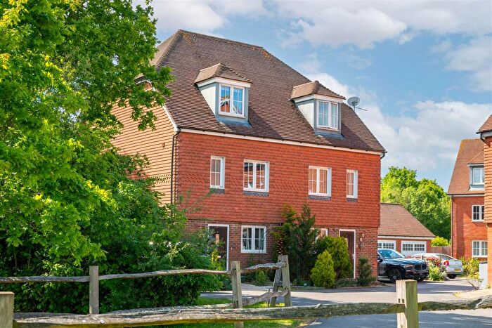 4 Bedroom Semi Detached House For Sale In Little Meadow, Horley, Surrey, RH6