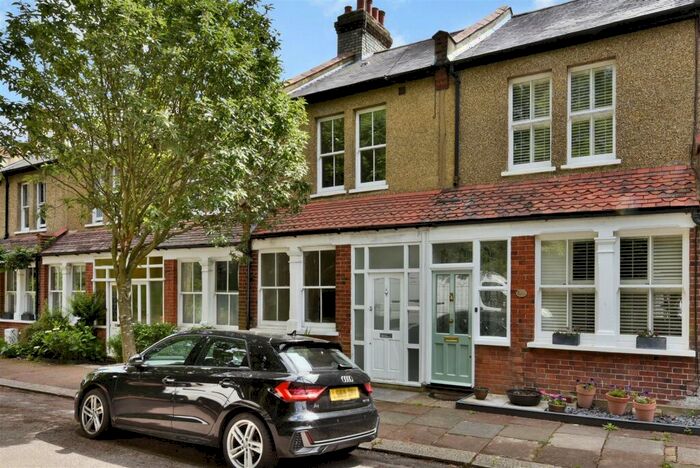 2 Bedroom Cottage For Sale In Old Fold Lane, Barnet, EN5