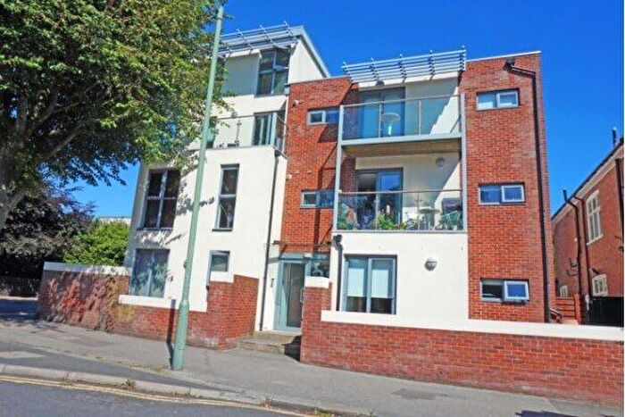 1 Bedroom Flat To Rent In Palmeira Avenue, Hove, BN3