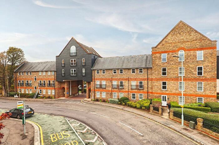 2 Bedroom Flat For Sale In Station Road, Ware, SG12