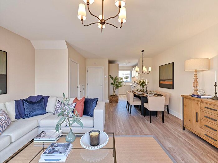 4 Bedroom Detached House For Sale In Gatcombe Orchard, Wrington, BS40