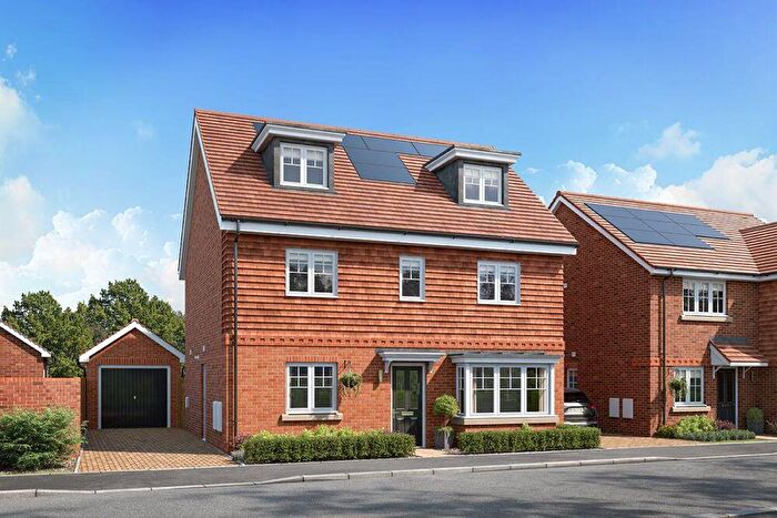 5 Bedroom Detached House For Sale In Chawton Park Road, Alton, Hampshire, GU34