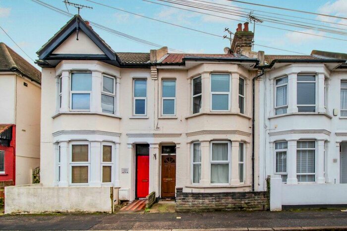 1 Bedroom Flat To Rent In Beresford Road, Southend On Sea, SS1