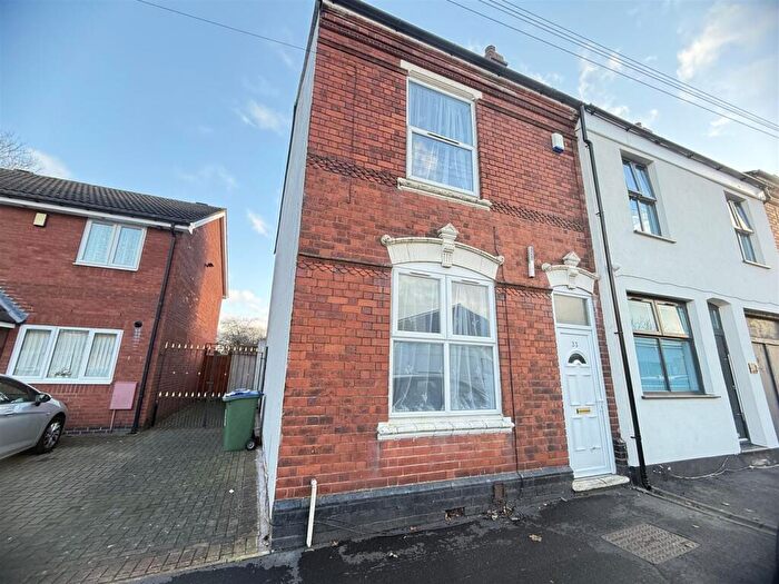 2 Bedroom End Of Terrace House To Rent In Tantany Lane, West Bromwich, B71
