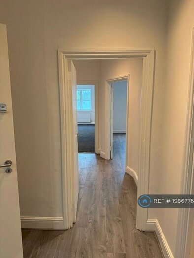 1 Bedroom Flat To Rent In The Warehouse, London, N14