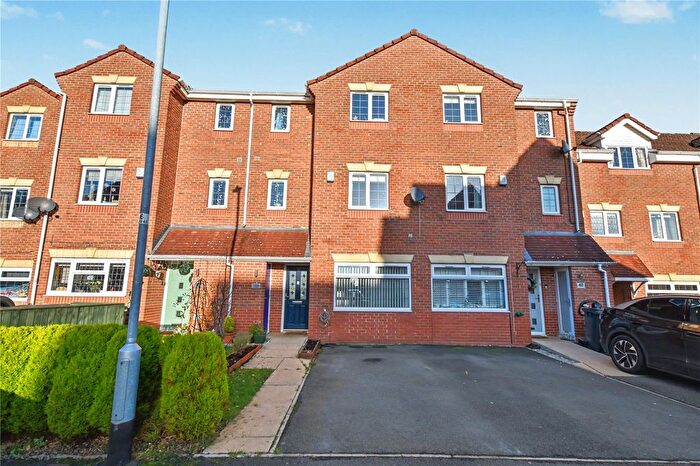 5 Bedroom Town House For Sale In Buttercup Way, Drighlington, Bradford, West Yorkshire, BD11