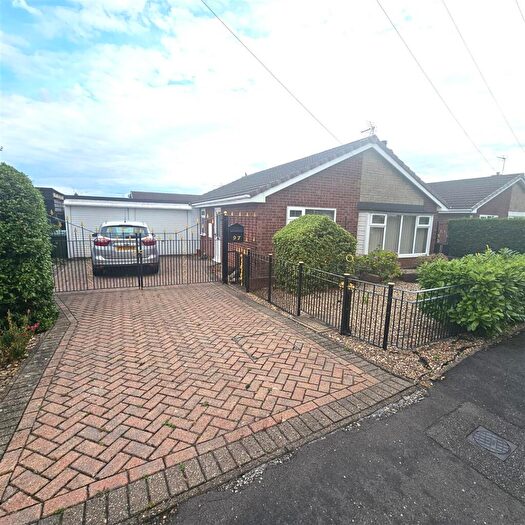 2 Bedroom Detached Bungalow For Sale In Linden Avenue, Tuxford, NG22