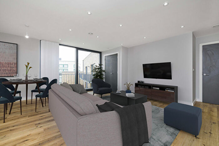 3 Bedroom Apartment For Sale In Admiral Court, Croydon, CR0