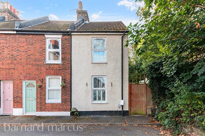 2 Bedroom End Of Terrace House For Sale In Beaconsfield Place, Epsom, KT17