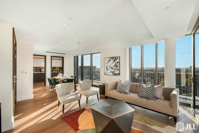 3 Bedroom Flat To Rent In Warwick Lane, London, W14