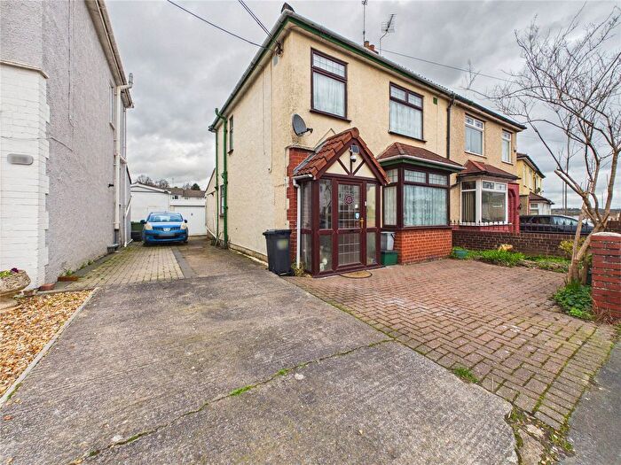 3 Bedroom Semi Detached House For Sale In New Cheltenham Road, Kingswood, Bristol, BS15