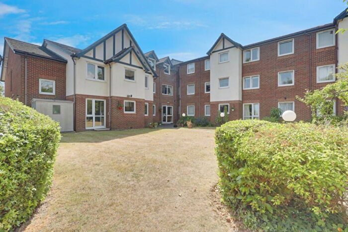 1 Bedroom Property To Rent In Station Road, Southend-On-Sea, SS1